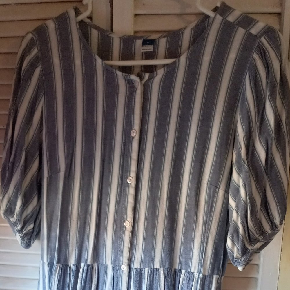 Women's Old Navy stripped dress